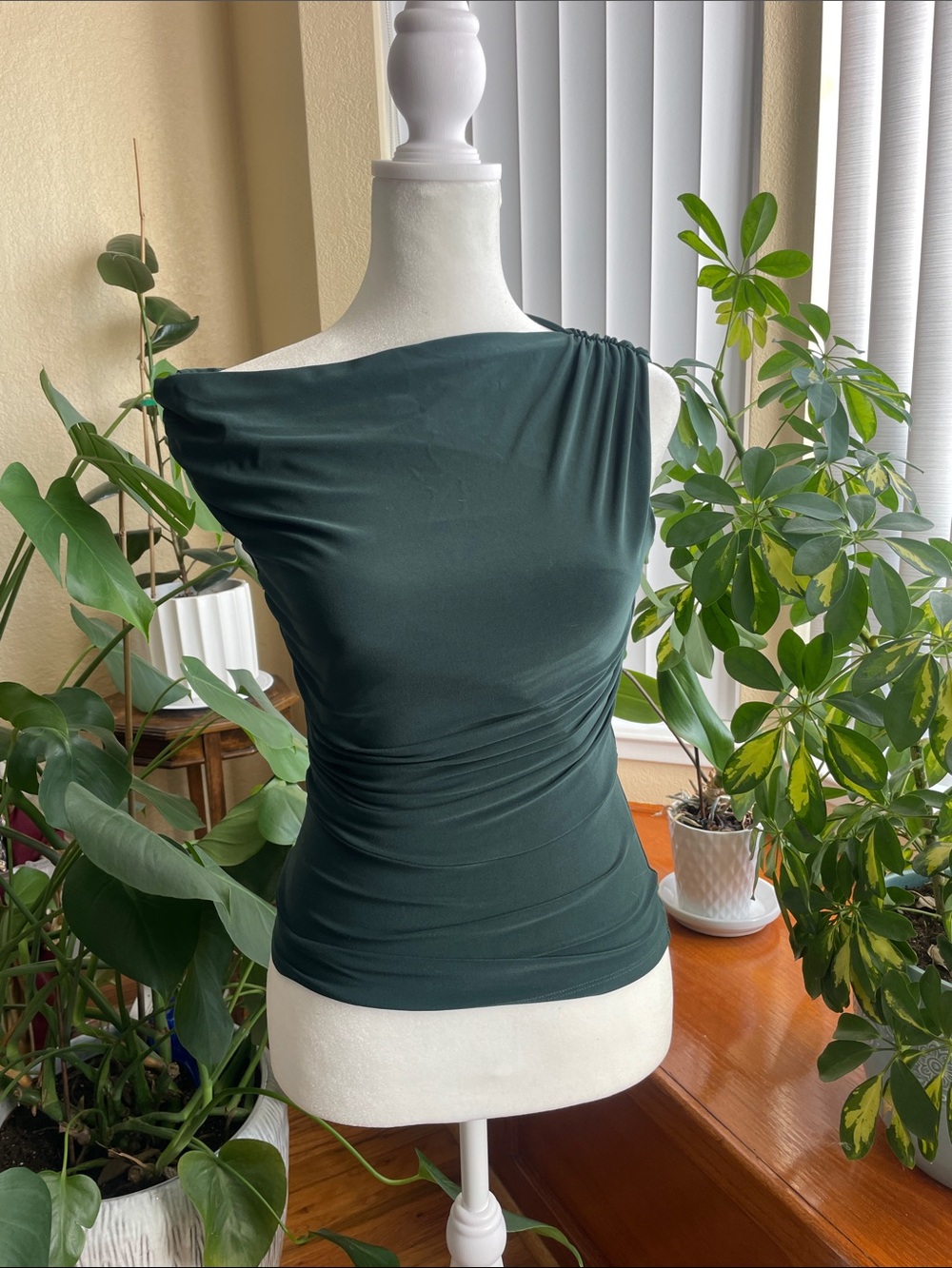 Aritzia Babaton Dark Green off one-Shoulder Ruched Camisole